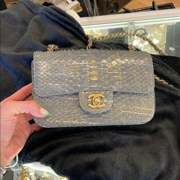 Chanel python crossbody - Picture 3 of 7